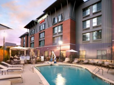 Courtyard By Marriott Charleston Hotel 3*
