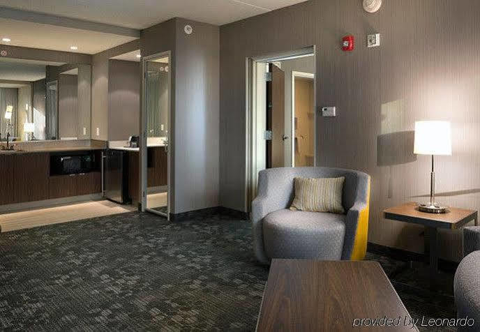 Courtyard By Marriott Charleston Hotel 3*