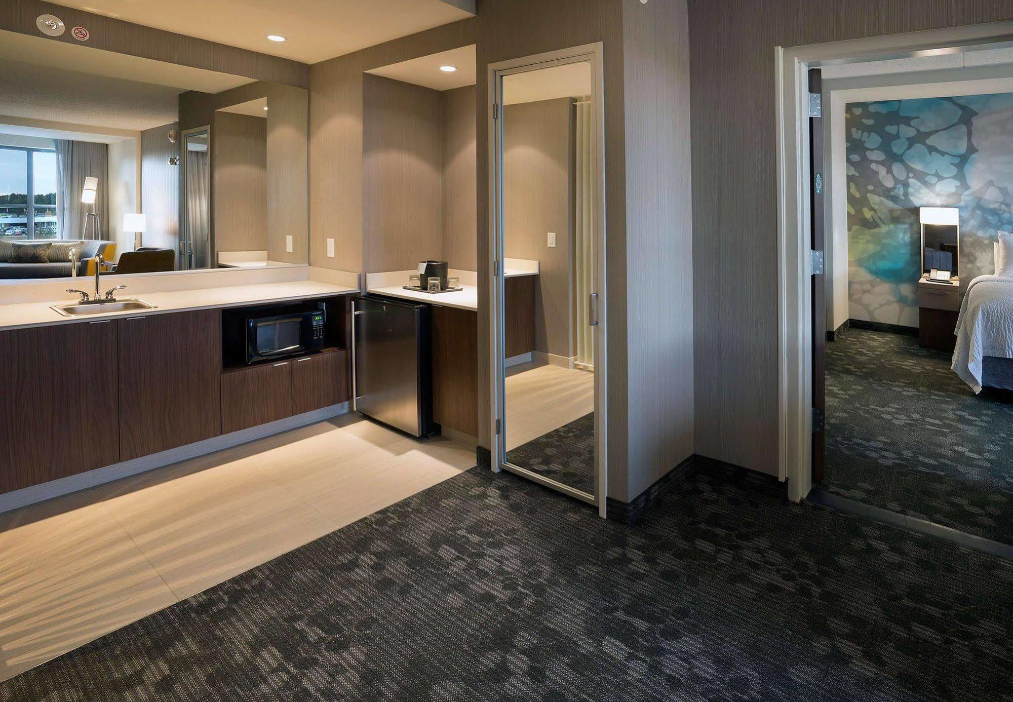 Courtyard By Marriott Charleston 3*