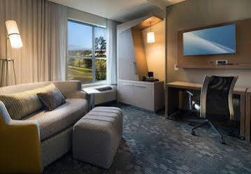 Courtyard By Marriott Charleston